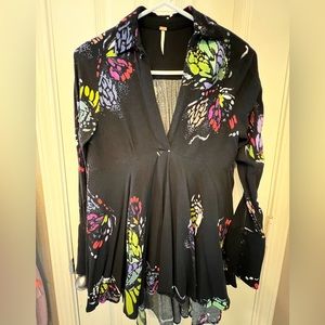 Free People Woman’s Butterfly Print Blouse/Top Size: XS Preloved